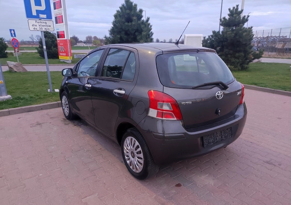 Toyota Yaris cena 18999 przebieg: 142000, rok produkcji 2010 z Strzegom małe 37